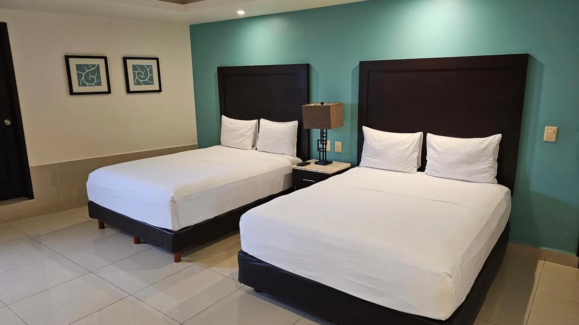 Hotel Maria Elena Cabo San Lucas 2*,